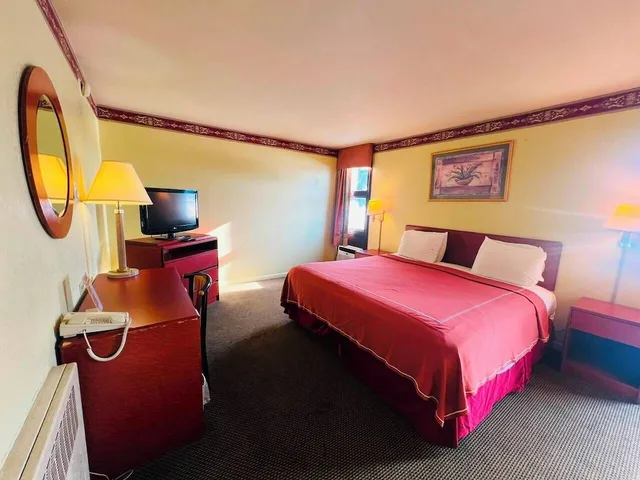 غرفة بسرير كينج، Barrington Hotel Schaumberg Near I 90 6/10
