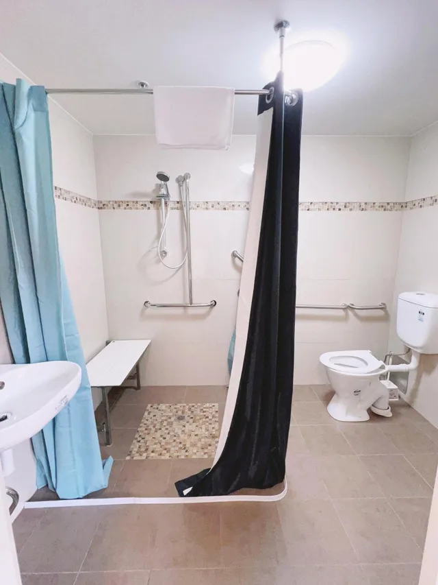 جناح، Carlton Lygon Lodge 8/8