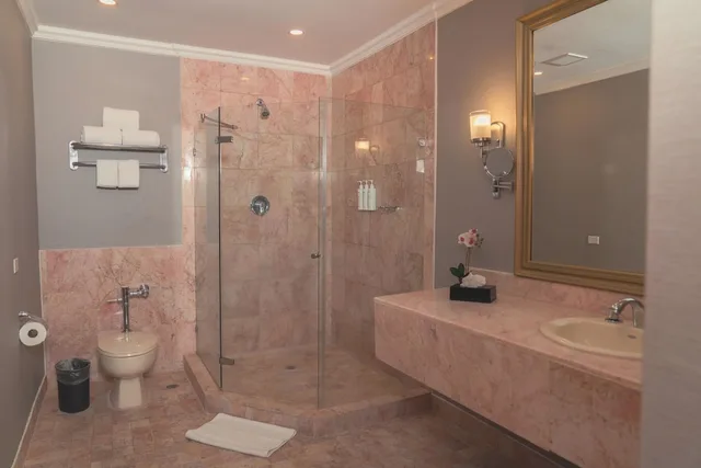 جناح بسريرين كينج بغرفتي نوم، Waymore Hotel Spa & Casino 5/6