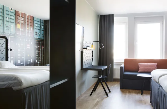 Superior, Queen Bed, Comfort Hotel Goteborg 4/5