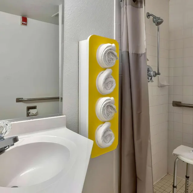 1 Full Bed - ADA/RI Shower، Motel6 Santa Rosa NM 8/8
