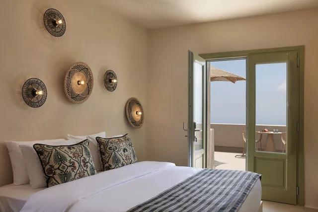 Deluxe, Suite, King Bed, Sea View, Jetted Tub, Aeon Suites - Adults Only By Mr and Mrs White 1/5