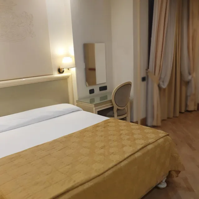 غرفة اقتصادية بسرير مزدوج أو سريرين منفصلين، LH Hotel Domus Caesari 1/3