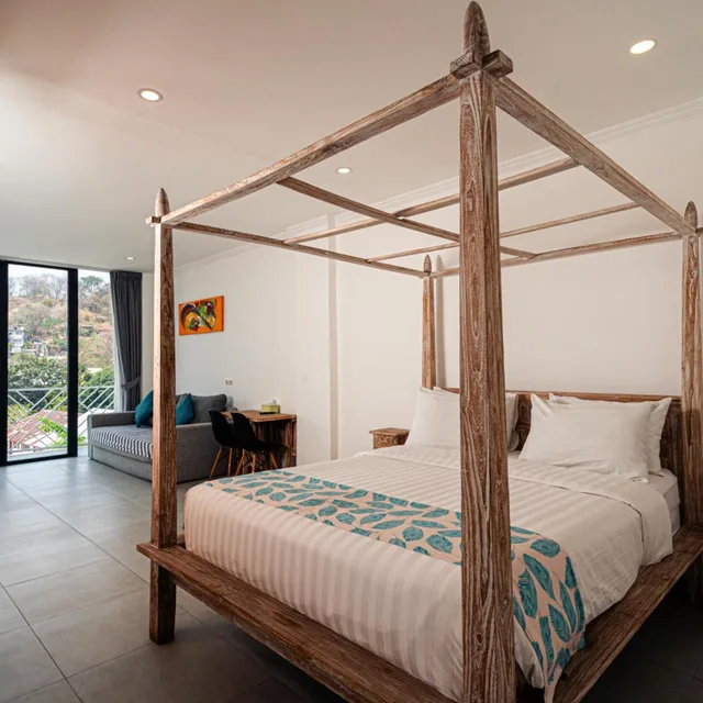 غرفة ديلوكس بسرير مزدوج بشرفة، Komodo Suites Downtown 4/9