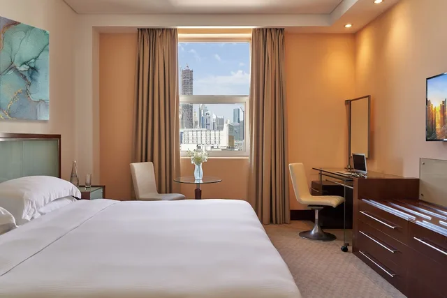 1 Bedroom, Suite, King Bed, Burj Khalifa View، Villa Rotana 3/5