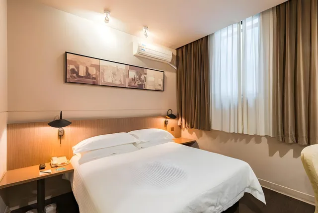 غرفة بزنس بسرير مزدوج، Jinjiang Inn Select (Shanghai Nanjing Road Pedestrian Street) 1/1
