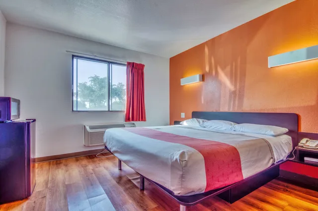 غرفة ديلوكس بسرير كوين، Motel6 Dallas, TX - Fair Park 4/7