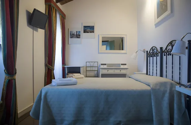 غرفة ديلوكس بسرير مزدوج بإطلالة على البحر، Hotel Posta 1/1