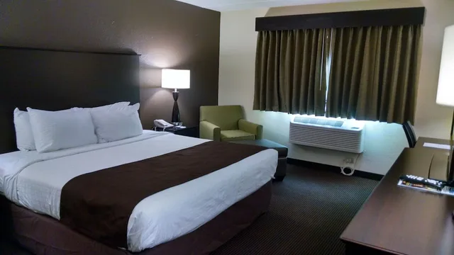 غرفة تنفيذية بسرير كينج، Americinn By Wyndham Rhinelander 1/5