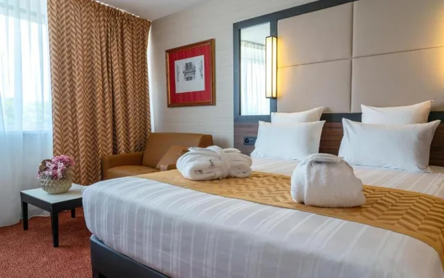 جناح سوبيريور ثلاثي بسرير مزدوج، Nash Suites Hotel 1/1