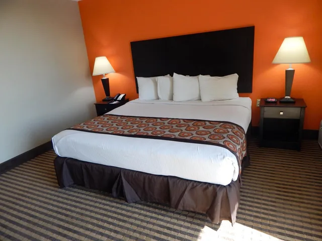 جناح عائلي بسرير كينج، Howard Johnson by Wyndham Arlington Ballpark / Six Flags 6/10