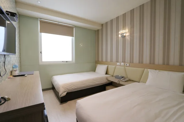 غرفة أساسية بسرير كوين، YPJ HOTEL 2/10