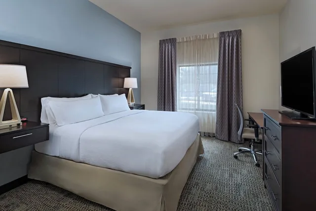جناح بسريرين كوين بغرفتي نوم بمطبخ، Staybridge Suites Austin Northwest 1/2