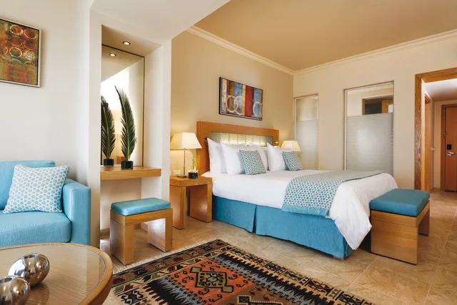 غرفة بسرير مزدوج بإطلالة على الجبل، Movenpick Waterpark Resort and Spa Soma Bay 3/6