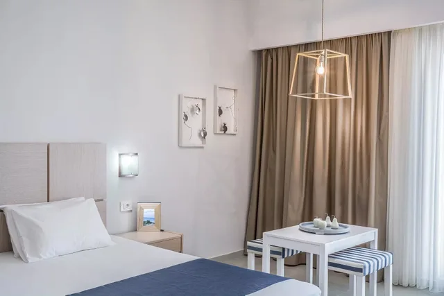 استوديو سوبيريور بسرير مزدوج وسرير فردي بإطلالة على الحديقة، Sea View Hotel Apartments 1/4