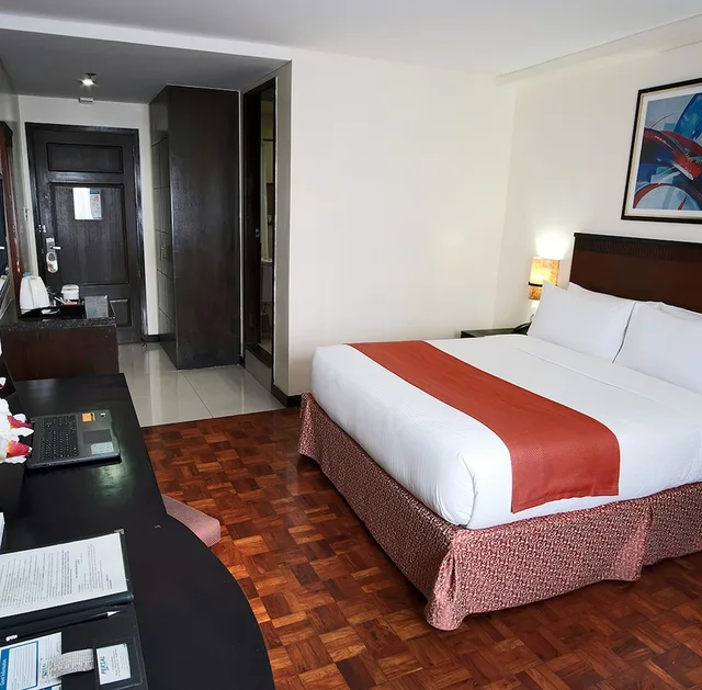 غرفة ديلوكس بريميوم بسرير كوين، Fersal Hotel Neptune Makati 1/10