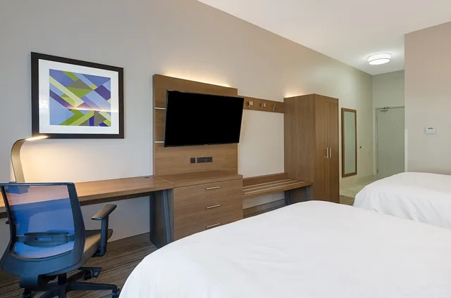 Standard, 2 Queen Beds, Extra Floor Space، Holiday Inn Express Hotel And Suites Weston 3/4