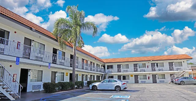 Standard, Single, Multiple Beds، Hawthorne Plaza Inn 1/1