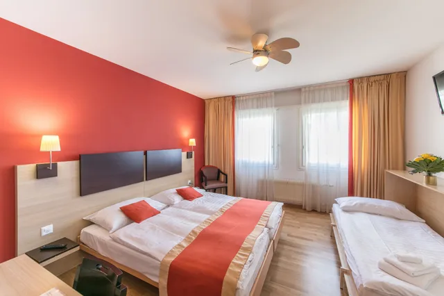 استوديو بسرير كوين، HOTEL BON PORT 2/4