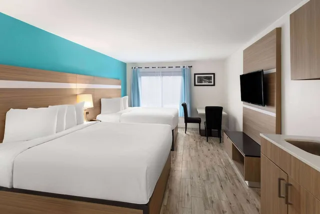 غرفة بسريرين كوين بمطبخ صغير، La Quinta Inn & Suites by Wyndham Sevierville / Kodak 3/4