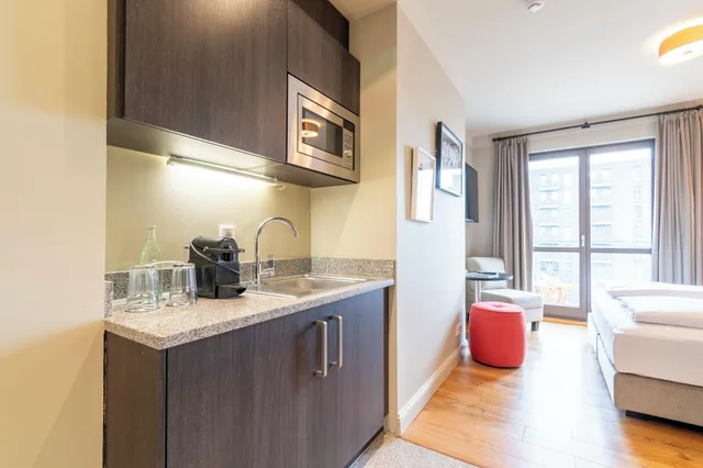Comfort, Studio, Balcony or Terrace، Mondrian Suites Berlin Checkpoint Charlie 7/8