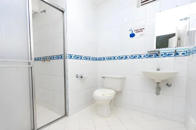 غرفة رباعية بسرير مزدوج، Hotel Villa Real 5/6