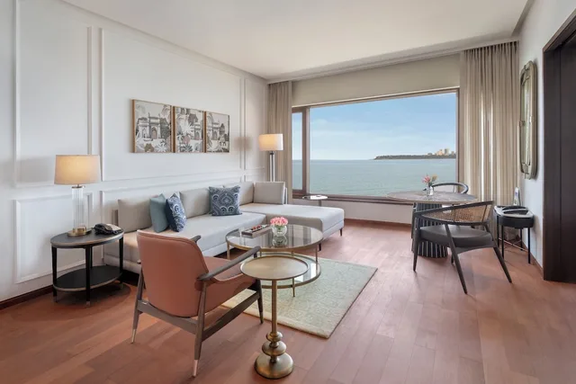 Premier, Suite, King Bed, Bay View, The Oberoi Mumbai 4/5