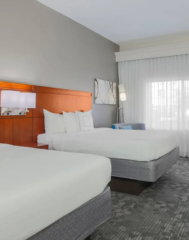 غرفة بسريرين كوين لذوي الإعاقة، Courtyard by Marriott Monroe 1/4