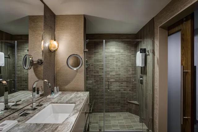 غرفة بسرير كينج بإطلالة، JW MARRIOTT AUSTIN 7/10