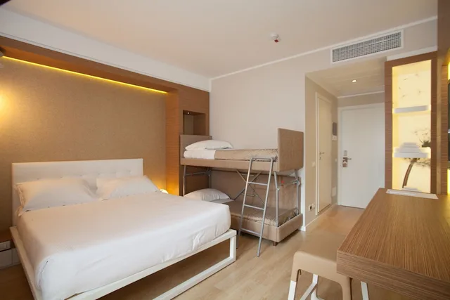 غرفة كومفورت رباعية بسرير بطابقين بشرفة، Oxygen Lifestyle Hotel 1/8