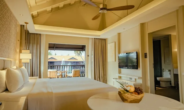 Room, King Bed, Pool Terrace, Pelangi Beach Resort and Spa 9/10
