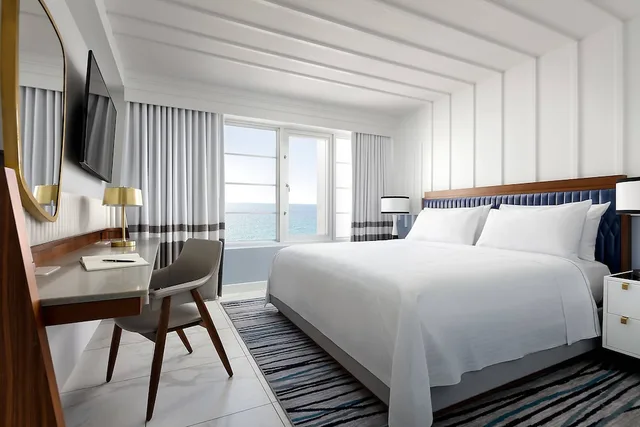 جناح بإطلالة على البحر بغرفة نوم واحدة، Cadillac Hotel & Beach Club, Autograph Collection 1/2