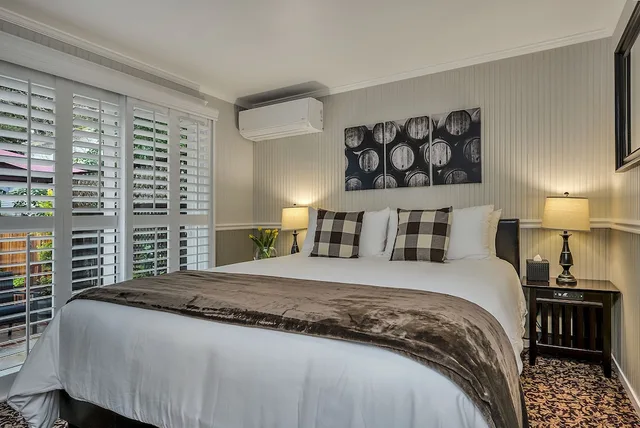 Multiple Bedrooms, House, Futon Bed, 6 King Beds, 2 Queen Beds, Sofa، Calistoga Wine Way Inn 3/5