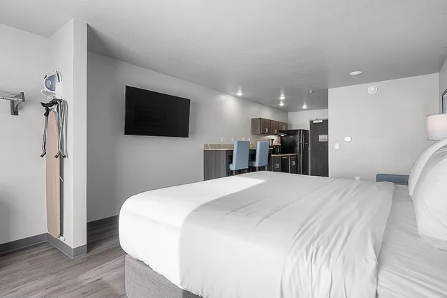 استوديو بسرير كينج مع أريكة، Riverstone Suites - Chippewa Falls 2/5