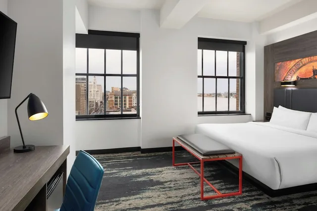 Urban, King Bed، ALOFT PHILADELPHIA DOWNTOWN 5/10