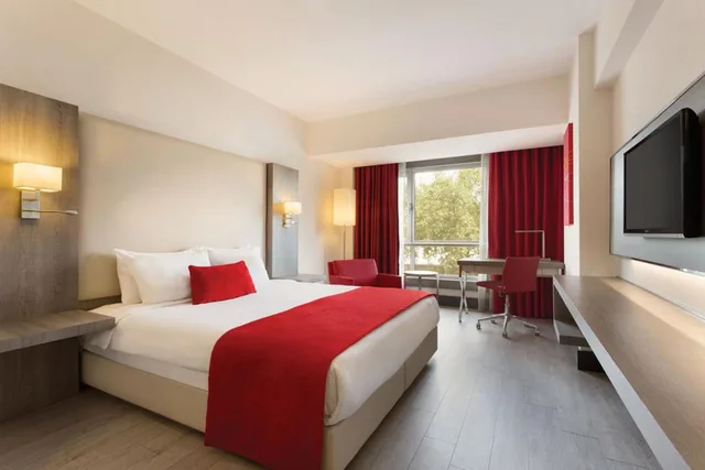 غرفة ديلوكس بسرير مزدوج، Ramada Plaza by Wyndham Izmir 1/1