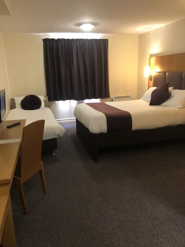 غرفة بسرير مزدوج لذوي الإعاقة، Purple Roomz 6/9