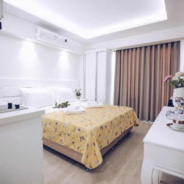 Studio, Balcony, Princess Kinli Suites Hotel 5/9