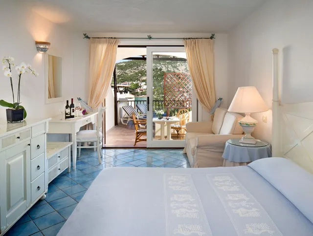 جناح جونيور بسرير مزدوج، Club Hotel Baja Sardinia 2/3