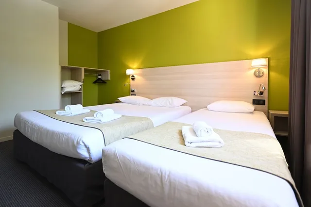 غرفة كومفورت ثلاثية، Hotel the Originals Dax Nord Les Bruyeres 2/3