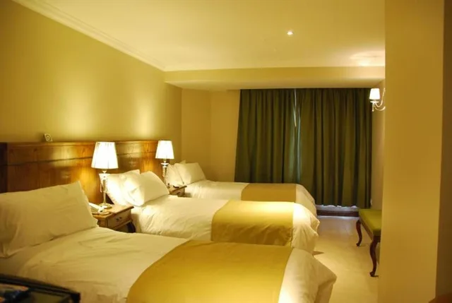 غرفة ثلاثية، Chalten Suites Hotel 1/1