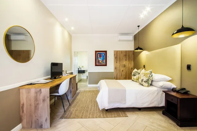 غرفة قياسية بسرير مزدوج، HLANGANA LODGE 1/8