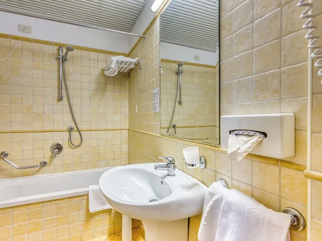 غرفة سوبيريور بسريرين منفصلين، Hotel Cristina 8/10