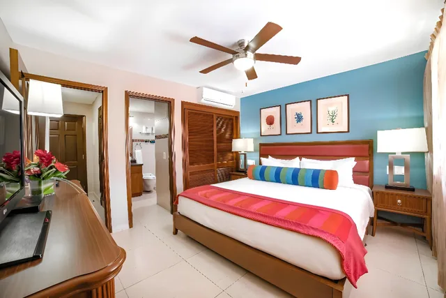 1 Bedroom, Deluxe, Suite, King Bed, Beach Front، Simpson Bay Resort, Marina & Spa 1/1