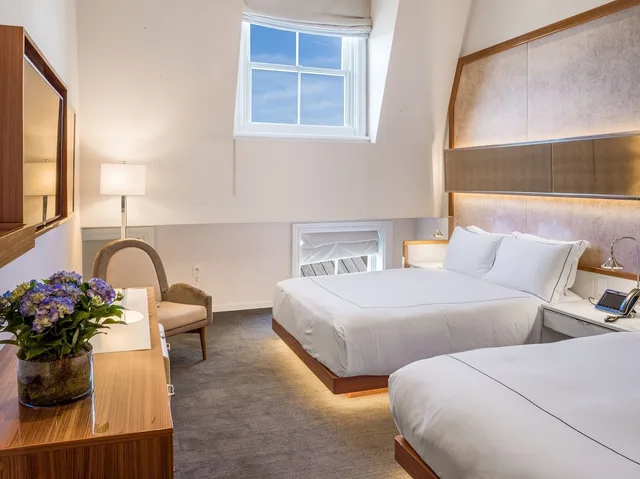 لوفت بسريرين كوين، 33 Hotel, New York City, Seaport 1/2