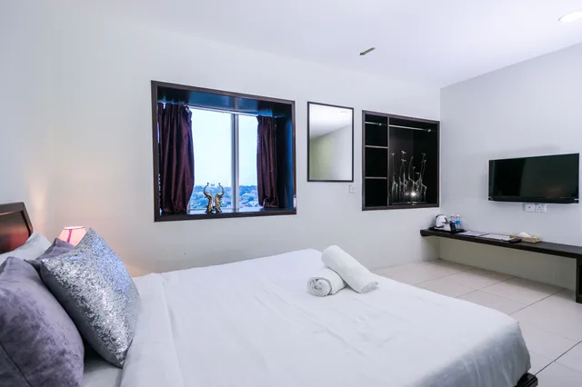 غرفة ديلوكس بسرير كوين، Capital O 90545 Ho Hotel 2/5