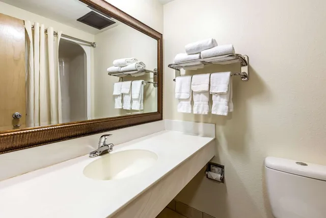 غرفة بسريرين كوين، Econo Lodge Inn & Suites Fairview Heights - St. Louis 3/3