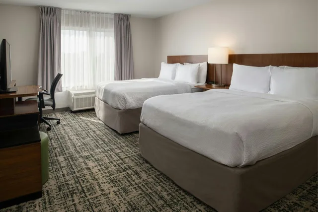 غرفة بسريرين كوين بحوض استحمام لذوي الإعاقة، Fairfield Inn Suites Tampa Westshore Airport 3/10