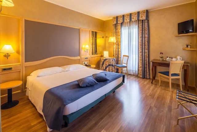 غرفة سوبيريور بسرير كوين بشرفة، Best Western Hotel Luxor 8/10