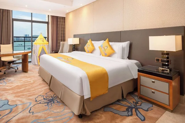 غرفة ديلوكس عائلية كبيرة بسرير كينج، WYNDHAM GRAND XIAMEN HAICANG 1/3